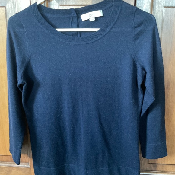 Light weight Loft sweaters - Picture 7 of 13